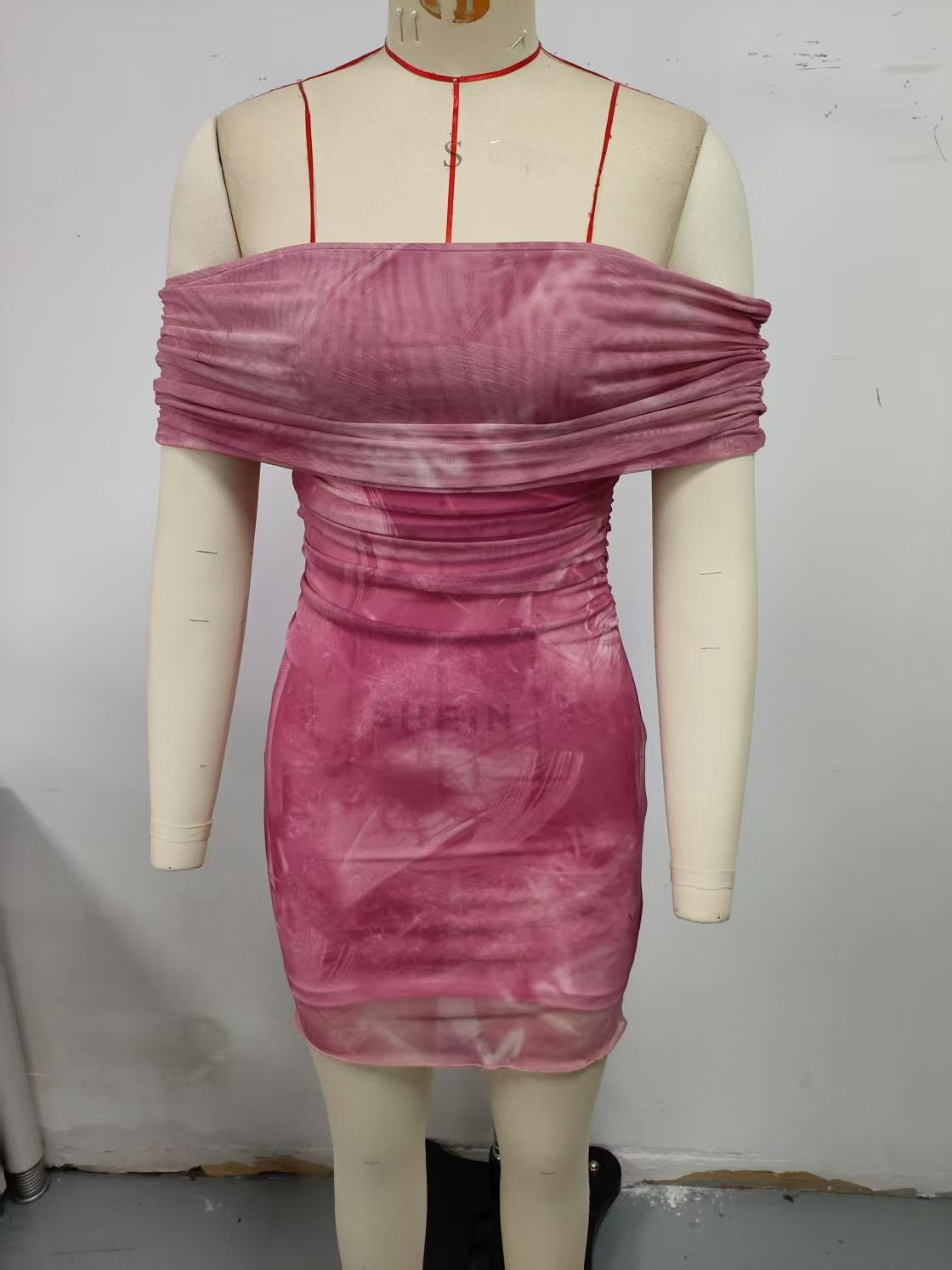 Pink, strapless dress, short style