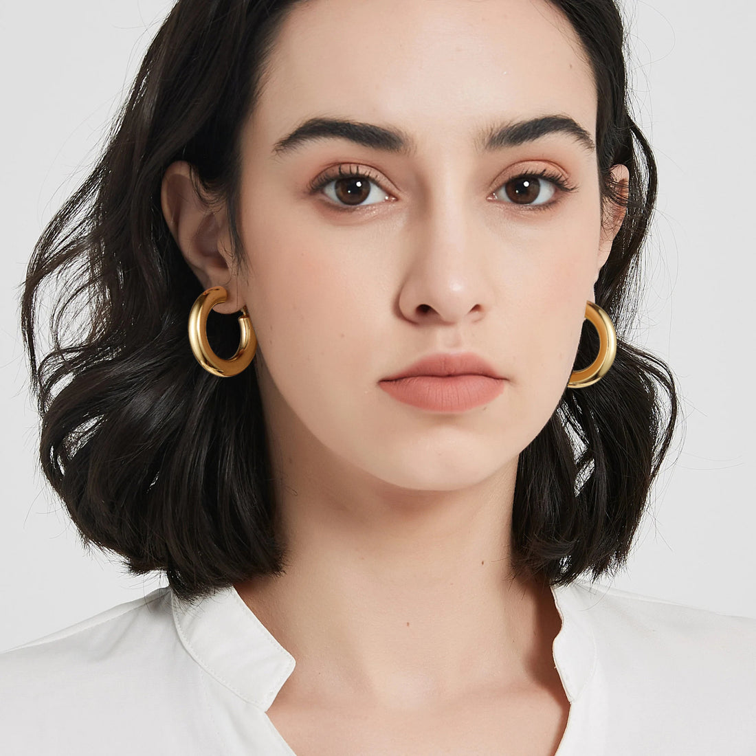 Golden, simple, luxurious, fashionable, sleek, round earrings